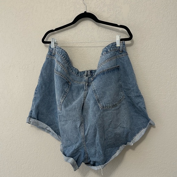 ASOS Curve Boyfriend Shorts sz 22 - Picture 3 of 4